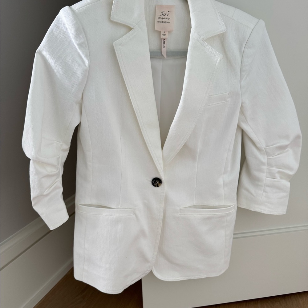 Cinq a sept 5to 7  White Blazer with Notched Lapels and Tailored Silhouette